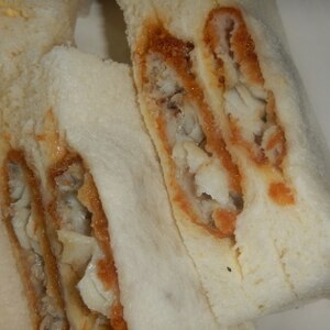 白身魚フライのサンドイッチ